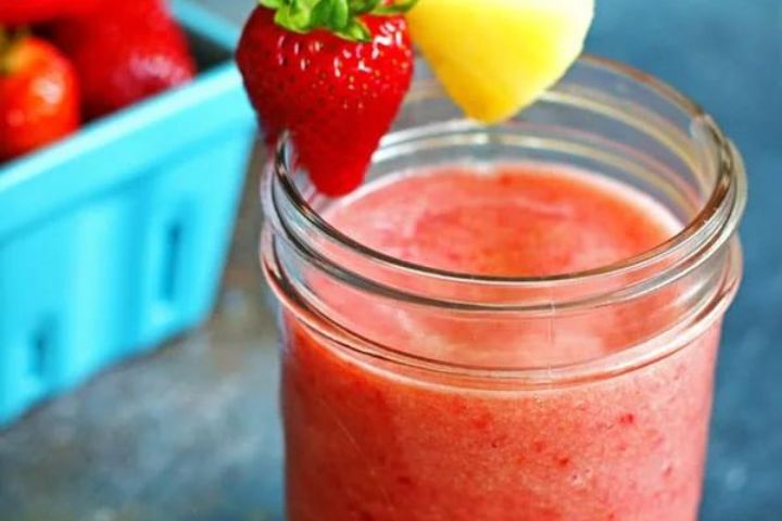 Simple Strawberry Pineapple Smoothie