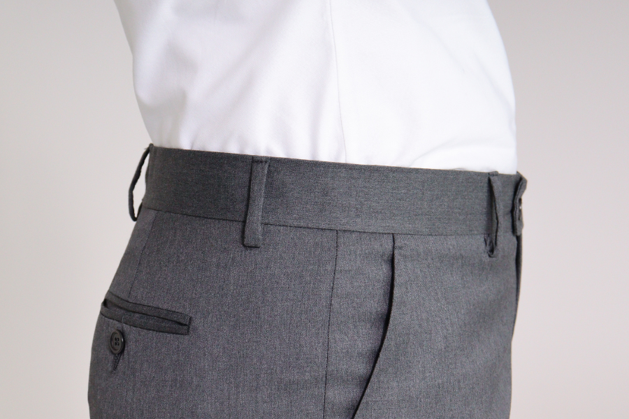image shows a perfect waistband that sits flush against the body but isn't too tight