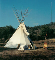 From teepees to headdresses, pictures define Native American