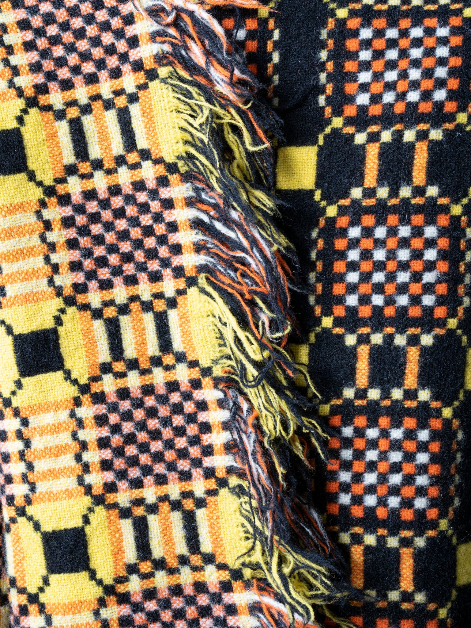 Black & Gold Welsh Tapestry Blanket – Drew Pritchard Ltd
