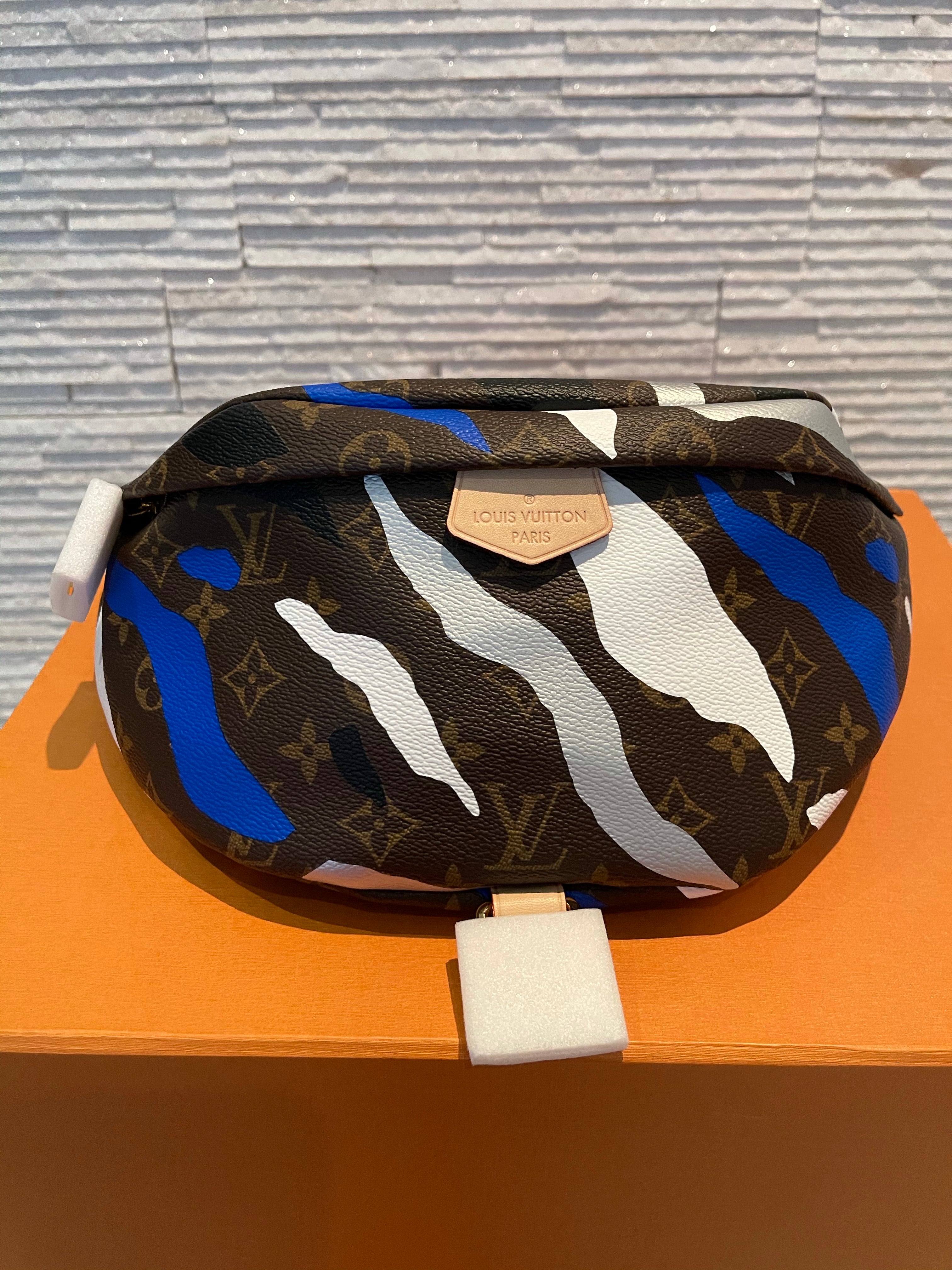 Louis Vuitton Discovery Bumbag Monogram Galaxy Black Multicolor in Coated  Canvas with Blacktone  US
