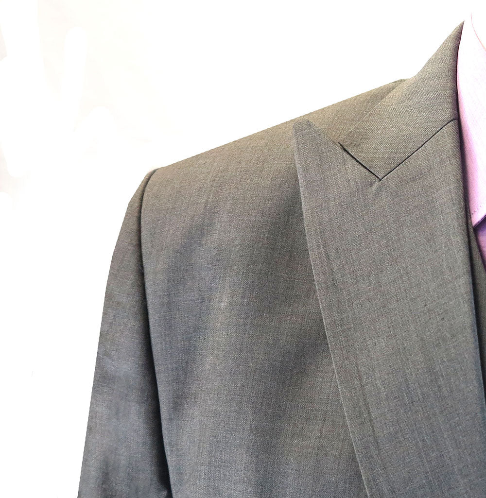 Suit lapel style example