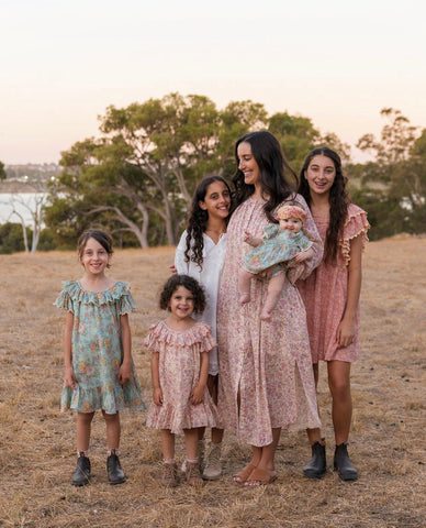 Justine and her five girls in WA @justy_olive