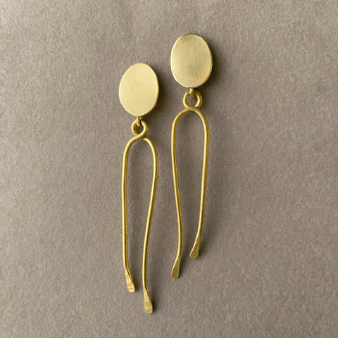 the Vuelo Earrings image by Mahnal Contemporary gold jewelry.png