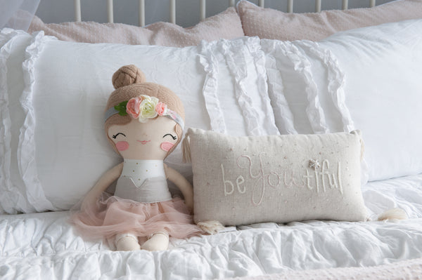 soft pink girl bedroom 