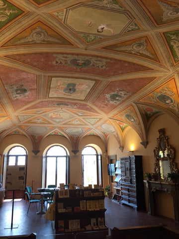 Frescoed classic umbrian room