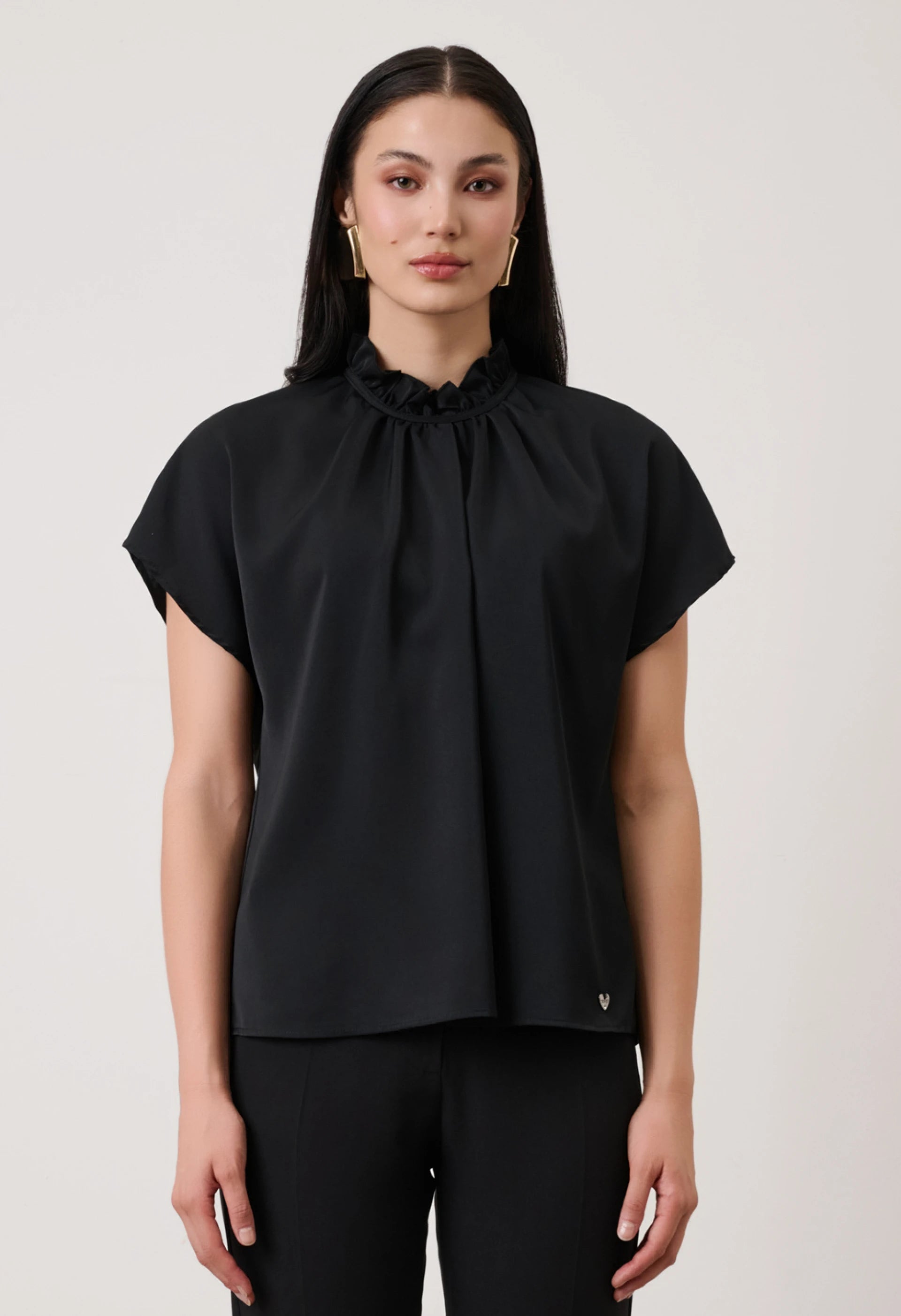 ΜΠΛΟΥΖΑ ΜΕ ΣΟΥΡΕΣ ΚΑΙ ΒΟΛΑΝ