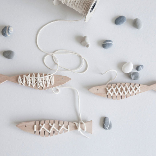 wooden lacing toy anchovy