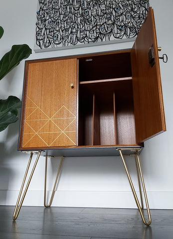 Record cabinet with hairpin legs