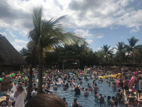 Pool Party at Dejavoom