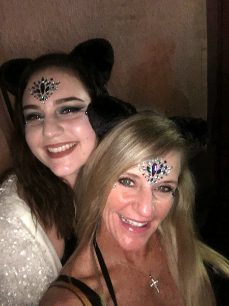 Matching iHeartRaves rave outfits and festival jewels with my mom during the Lane 8 show