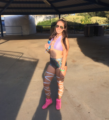 rave girl enjoying the sun at Nocturnal Wonderland