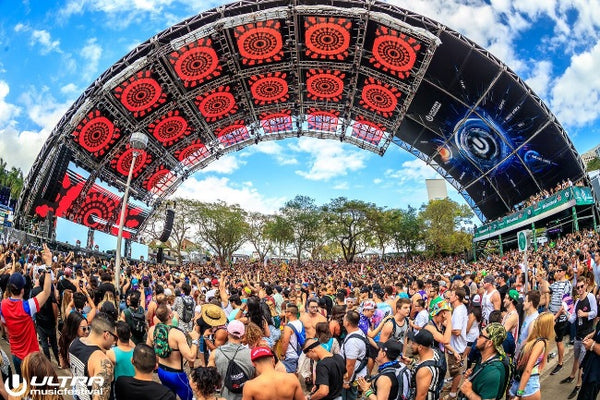 Worldwide stage in the afternoon during Ultra Music Festival 2018