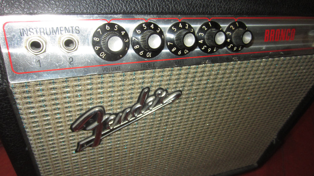 1973 Fender Bronco Amp Silverface – Rivington Guitars