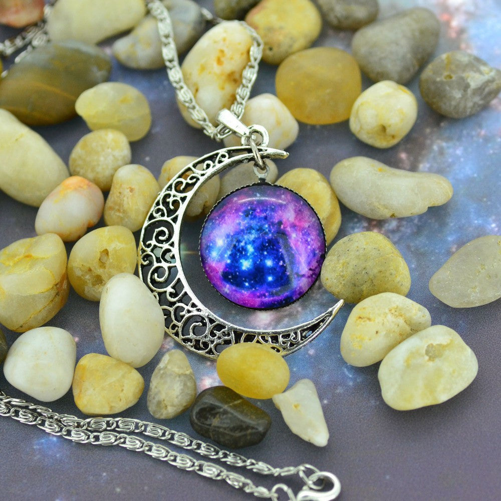 Crescent Moon Necklace - Luna's Warehouse