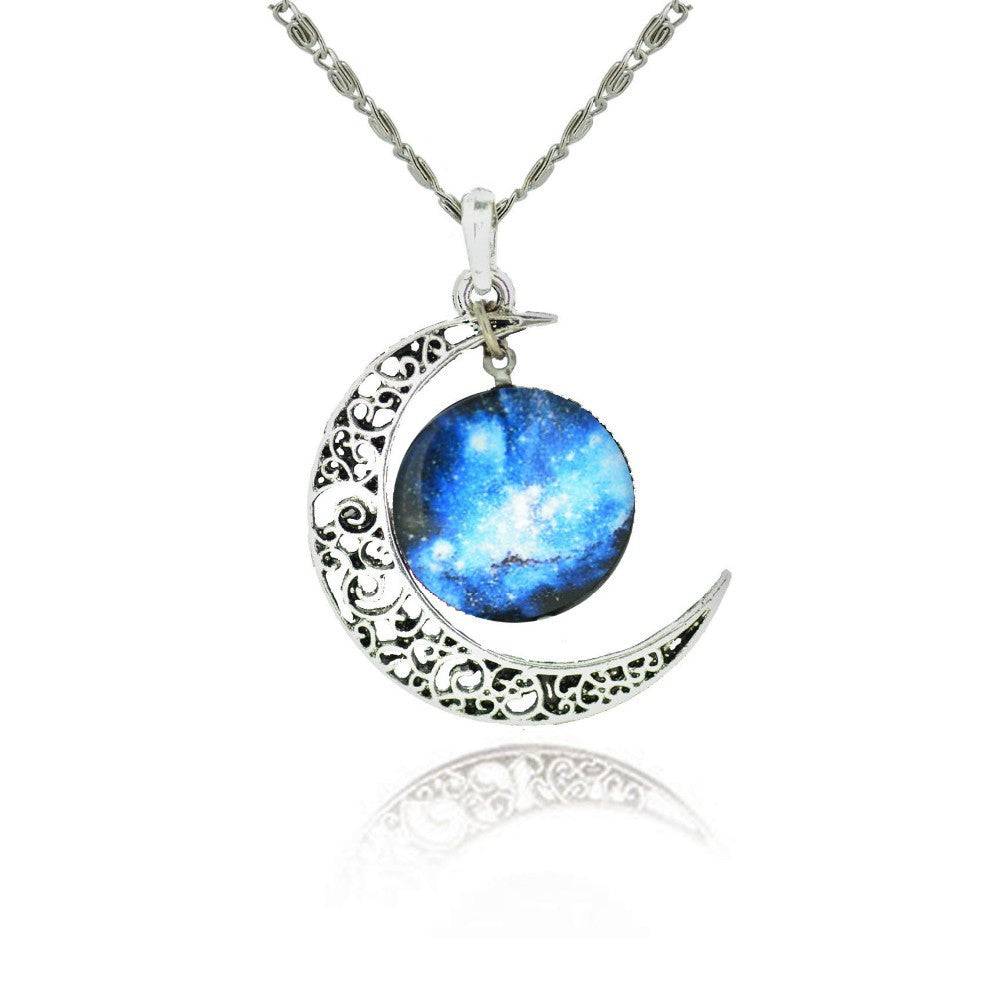 Crescent Moon Necklace - Luna's Warehouse