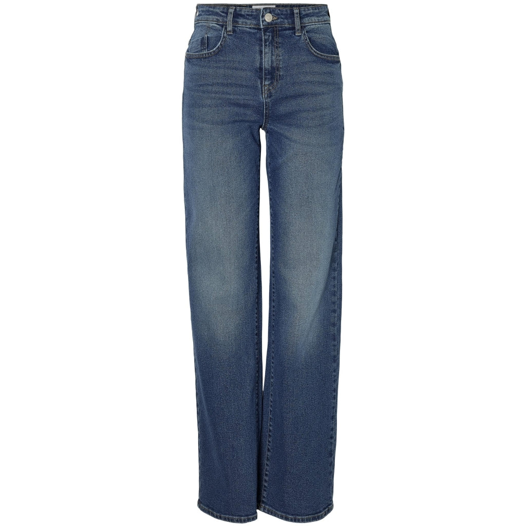 Se Noisy May dame jeans NMYOLANDA - Medium blue denim hos Klædeskabet.dk