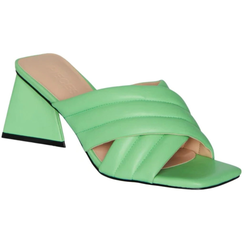 Se PCJULISE PADDED SANDAL - Summer Green hos Klædeskabet.dk