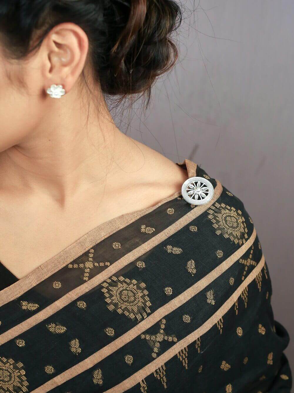 Pearl Saree Pin/Nath Saree Pin – Hayagi