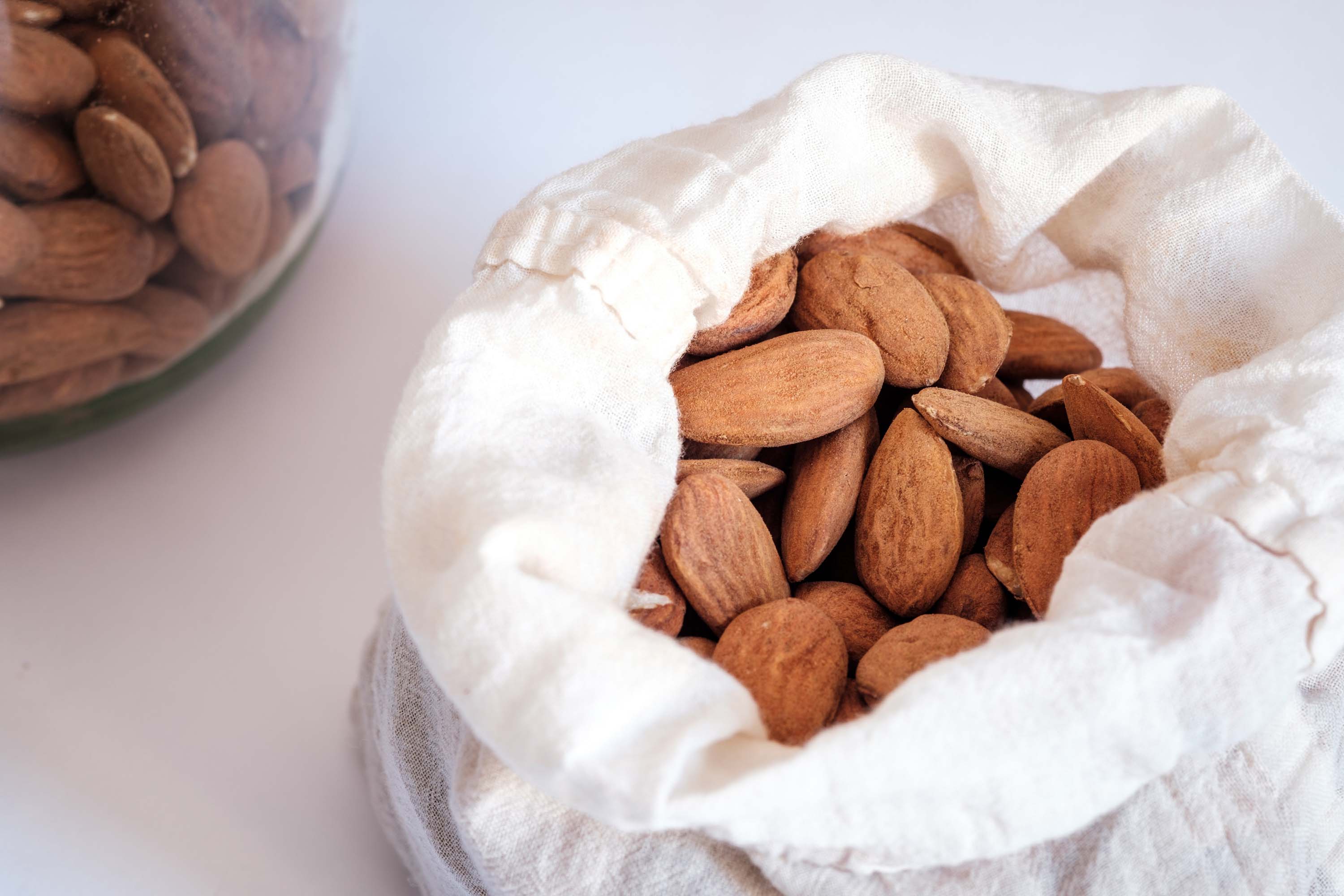 Almond Butter Nutrition: Benefits, Calories and Recipes