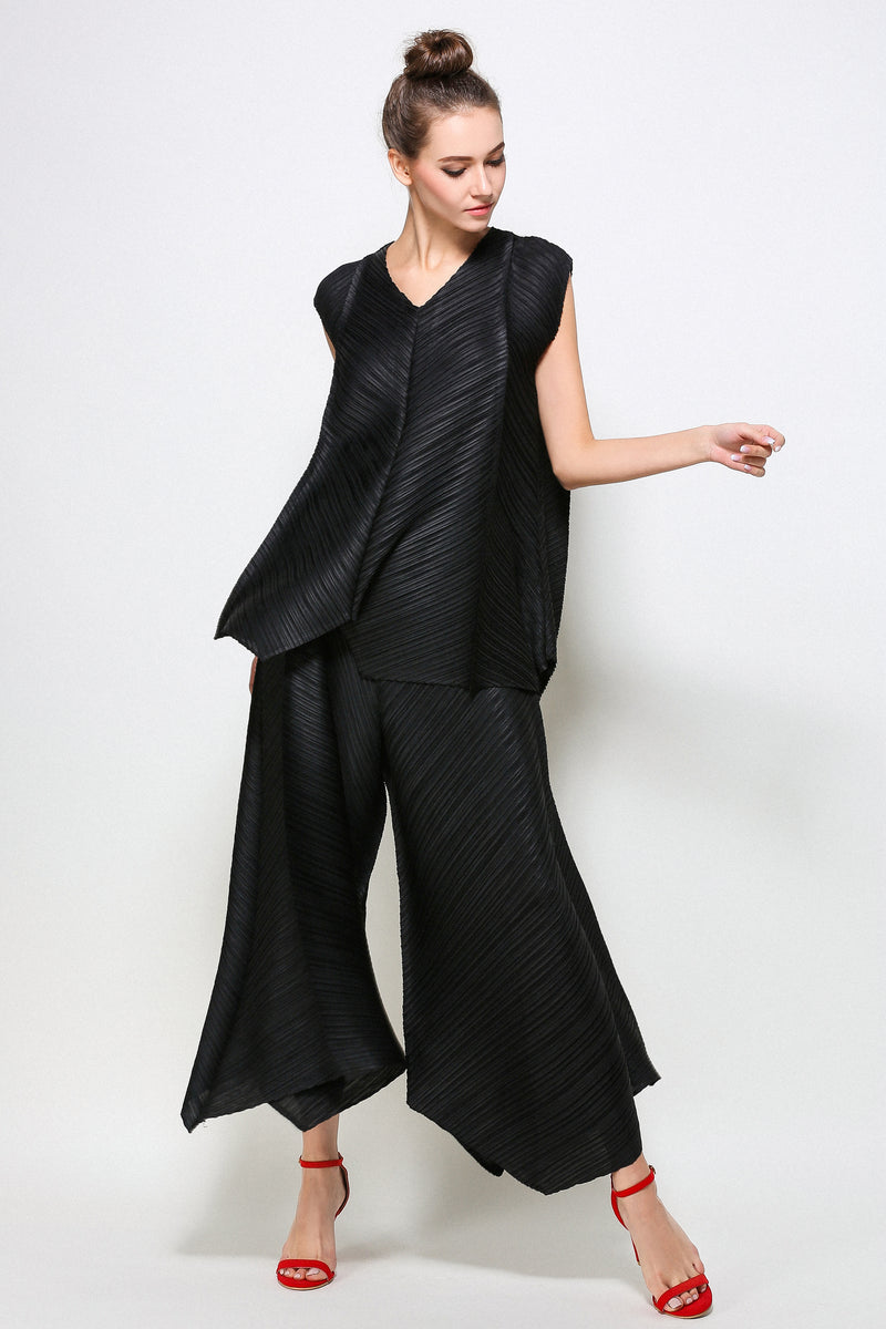 Diagonal Pleated Blouse – Masaki Matsuka - Japanese clothing line with ...