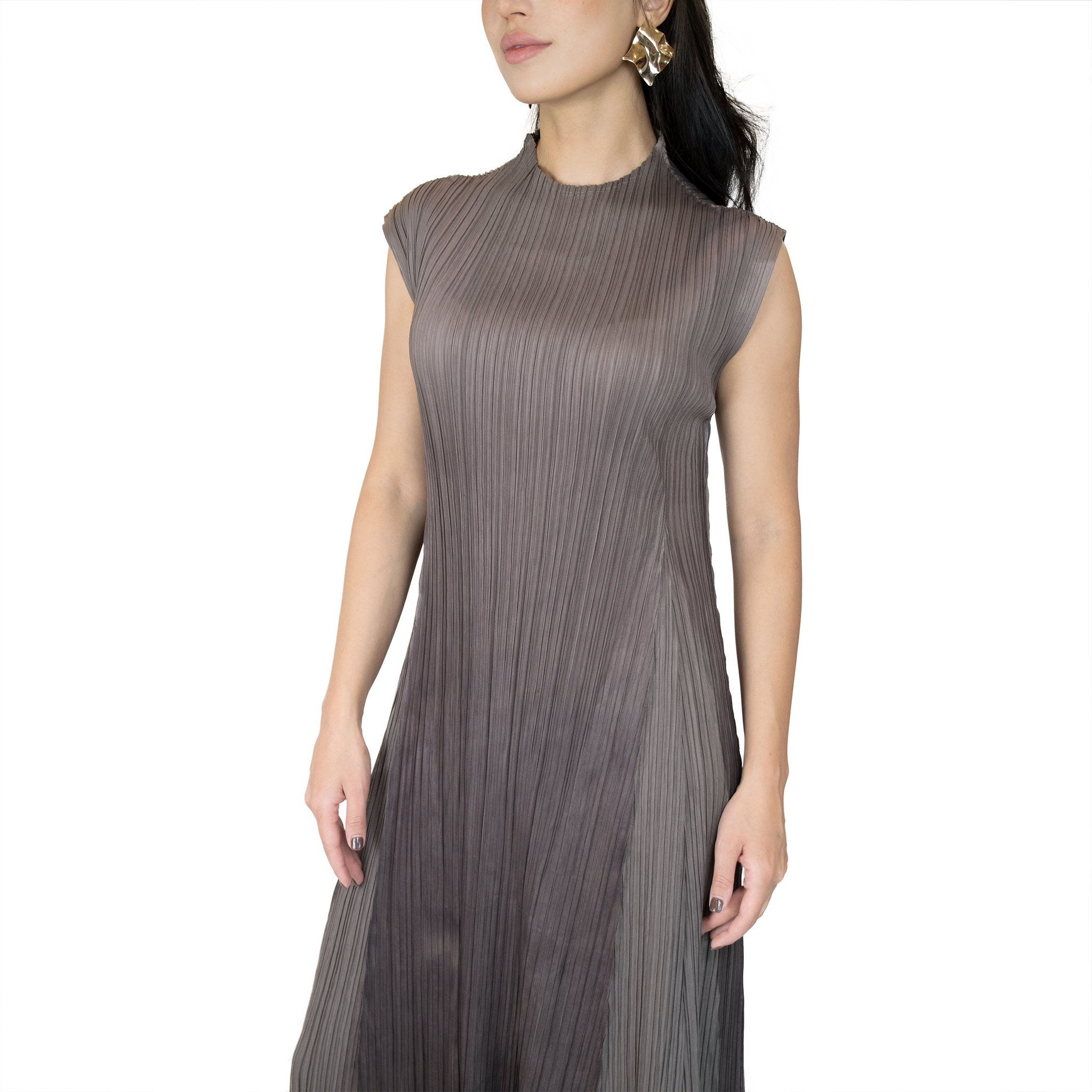 Pleated diagonal-cut ruffle dress