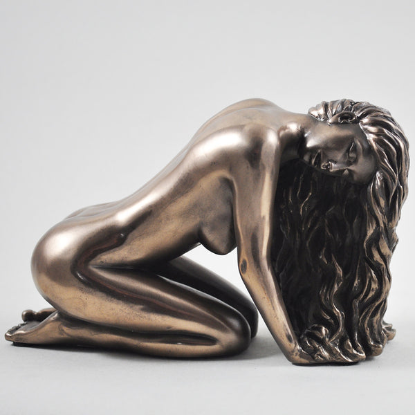jordan-capri-busty-sculpture-nude-art-black-tranny