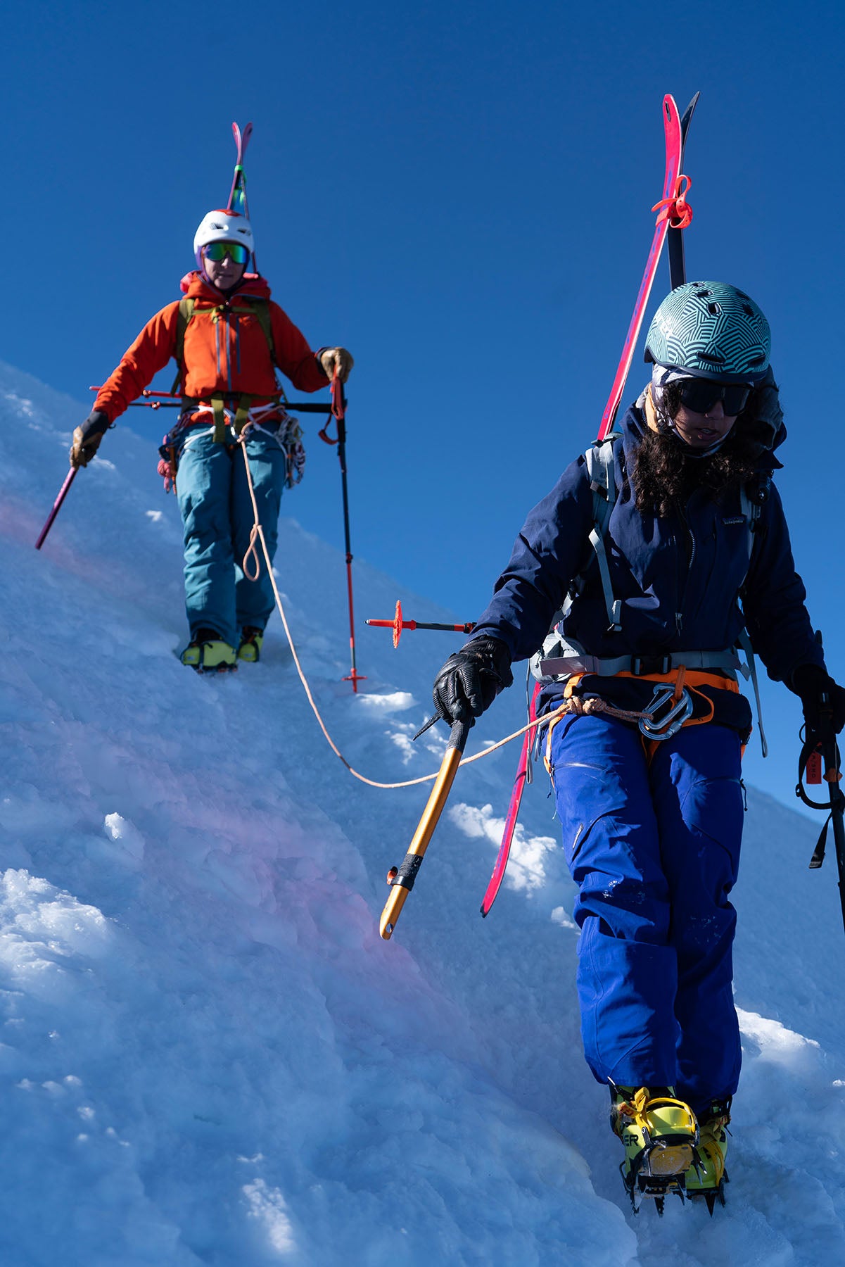 Photo of Vanessa and Sofia climbing Pico de Orizaba