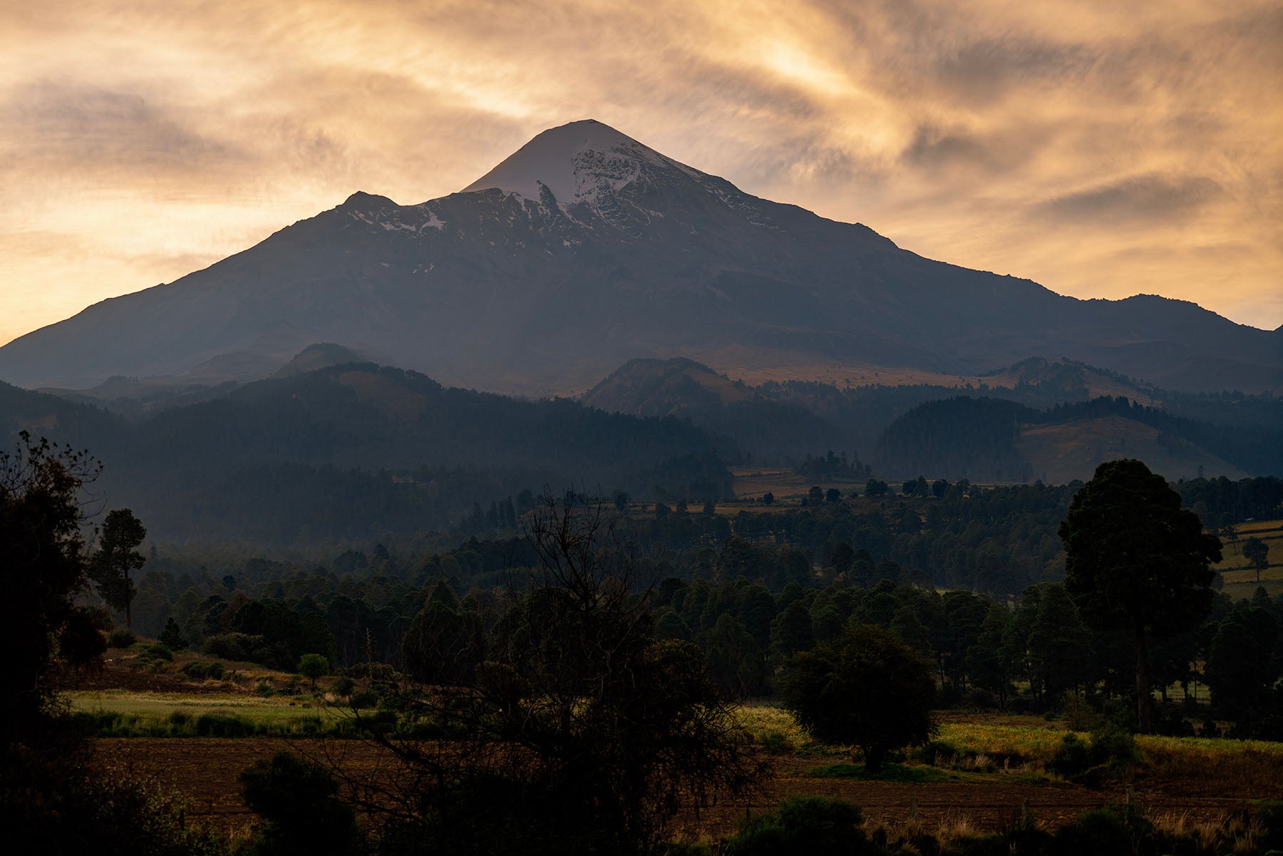 Photo of Pico de Orizaba at sunrise