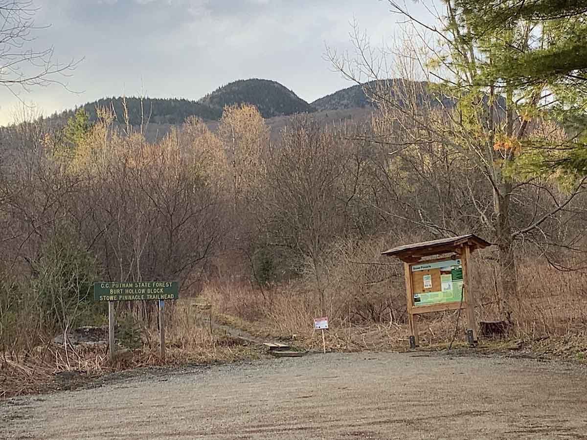 Picture of Stowe Pinnacle Trail Trailhead