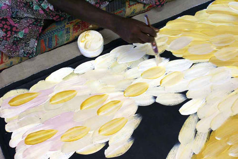 Gloria Petyarre painting yellow leaf