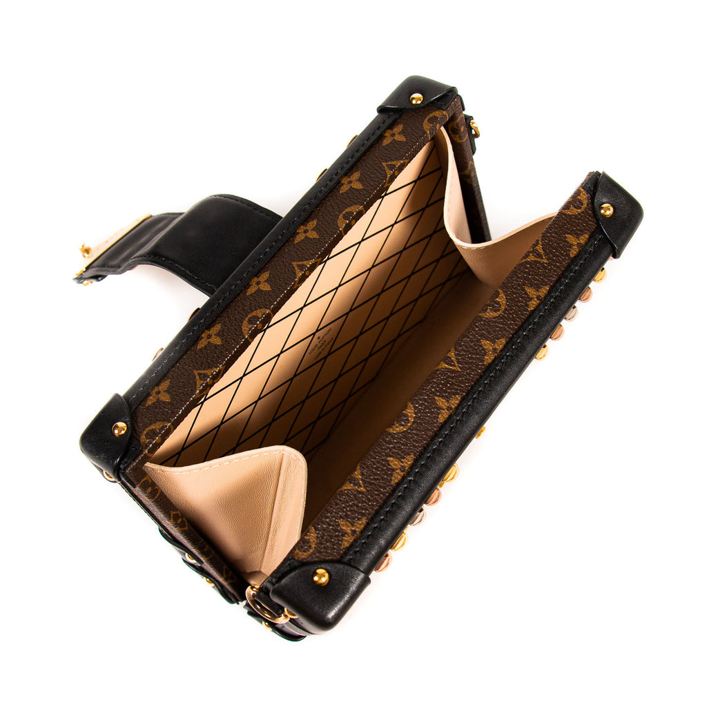 Shop authentic Louis Vuitton Monogram Card Holder at revogue for