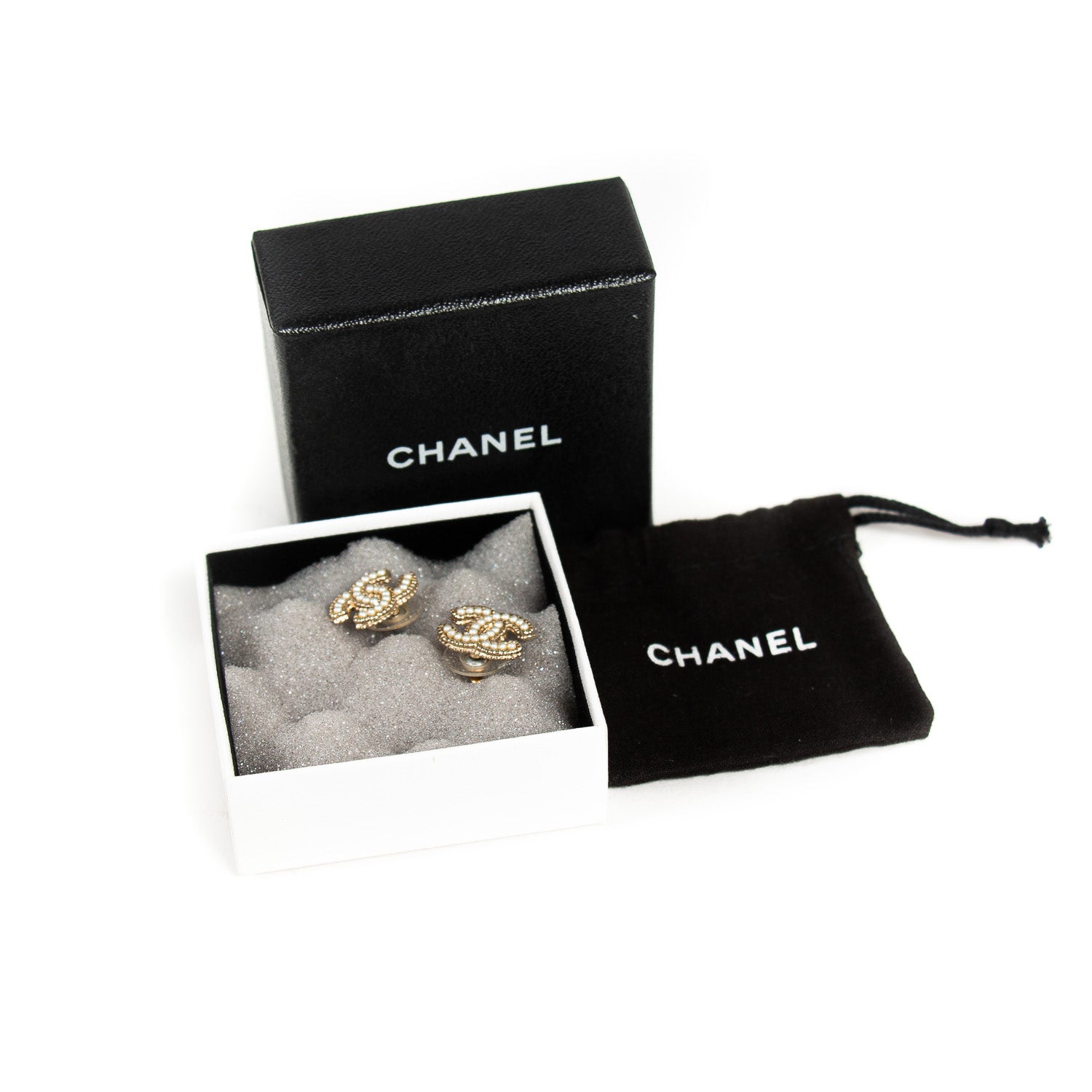 Shop authentic Chanel CC Pearl Stud Logo Earrings at revogue for just ...