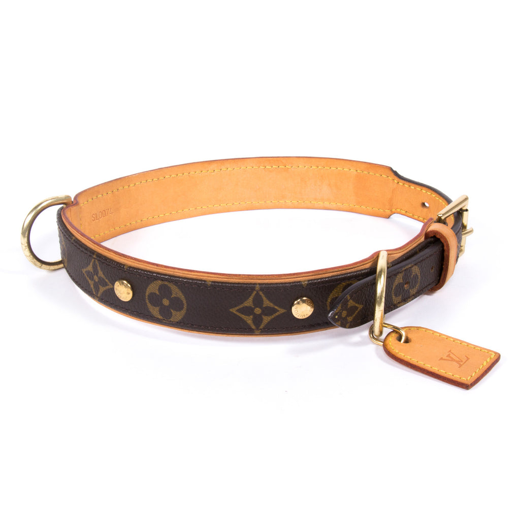 Shop authentic Louis Vuitton Baxter Dog Collar MM at revogue for just USD 250.00