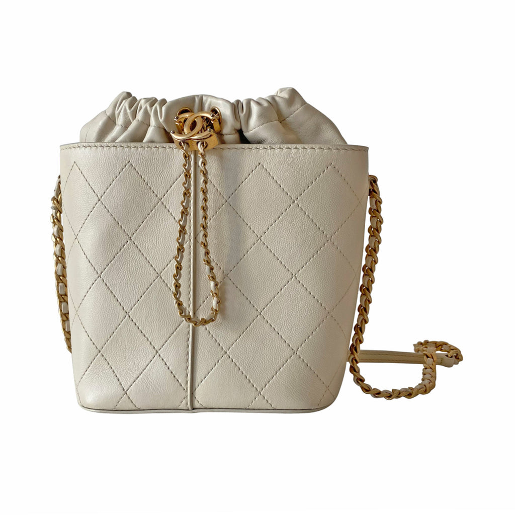 Shop authentic Chanel Drawstring Bucket Bag at revogue for just USD 3,