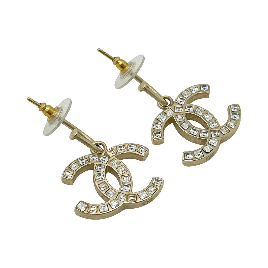 Shop authentic Chanel CC Logo Stud Earrings at revogue for just USD 