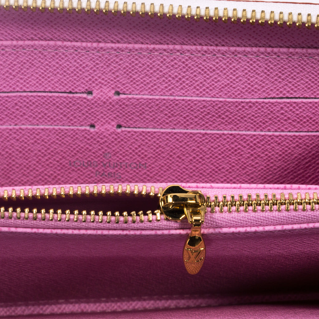Shop authentic Louis Vuitton Zippy Multicolor Wallet at revogue for just USD 570.00