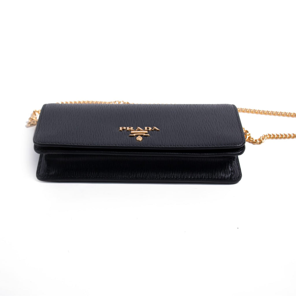 Shop authentic Prada Saffiano Wallet on Chain at revogue for just USD 