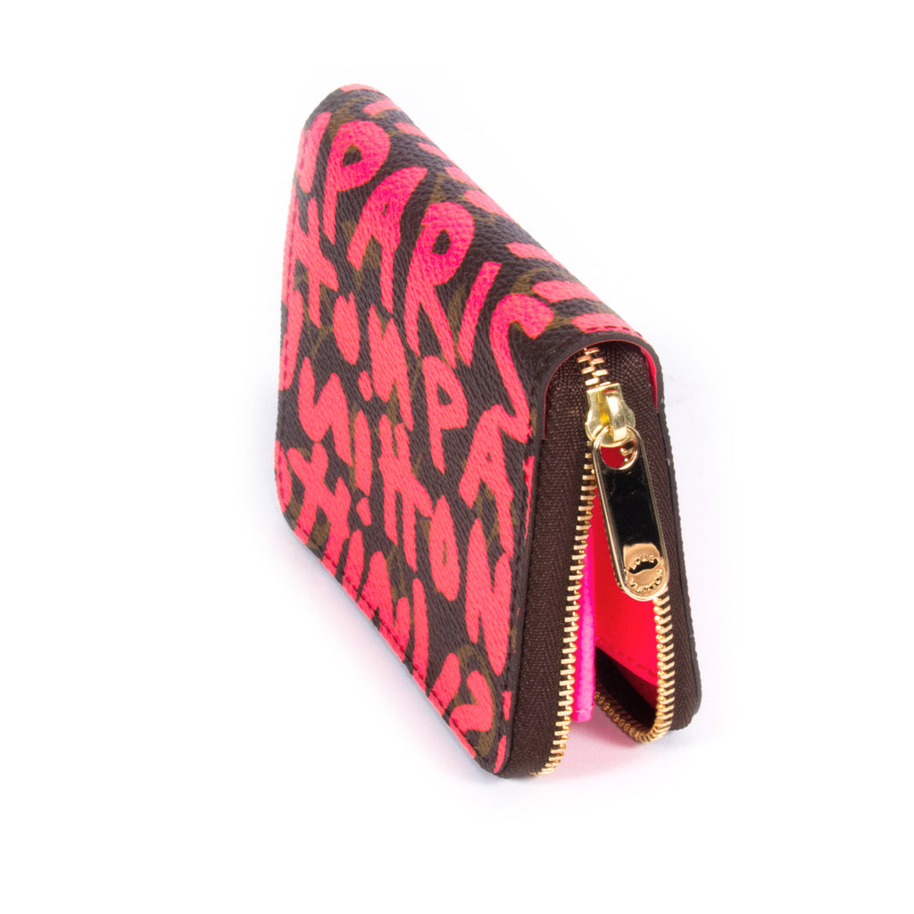 Shop authentic Louis Vuitton Graffiti Zippy Wallet at revogue for just USD 440.00