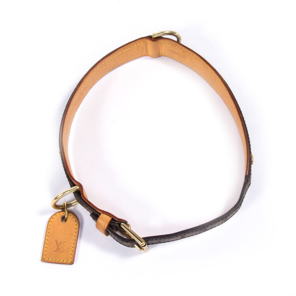Shop authentic Louis Vuitton Baxter Dog Collar MM at revogue for just USD 250.00