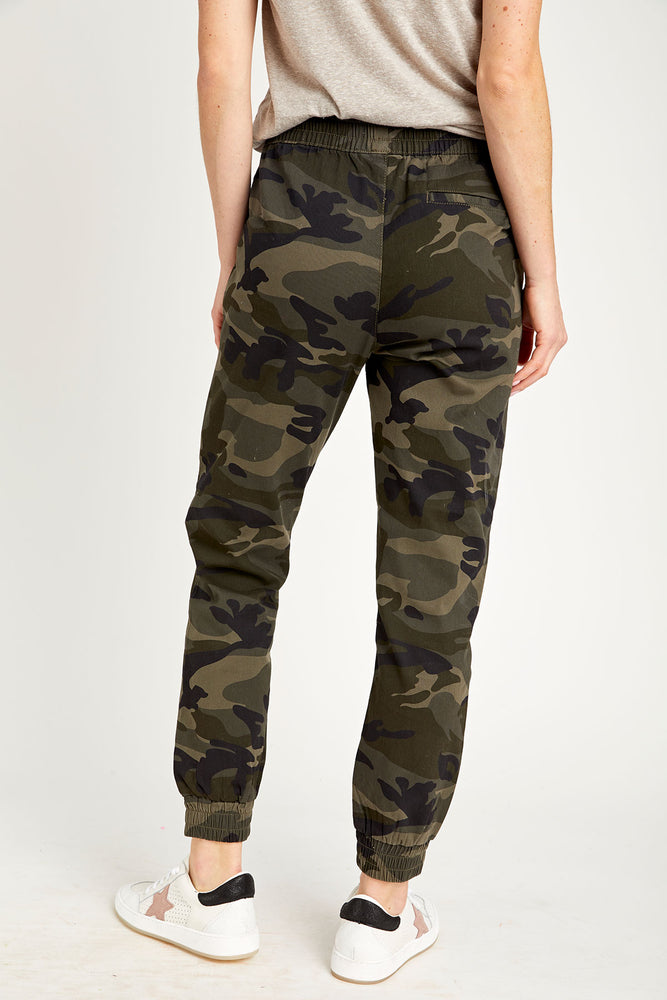 camo jogger sweatpants