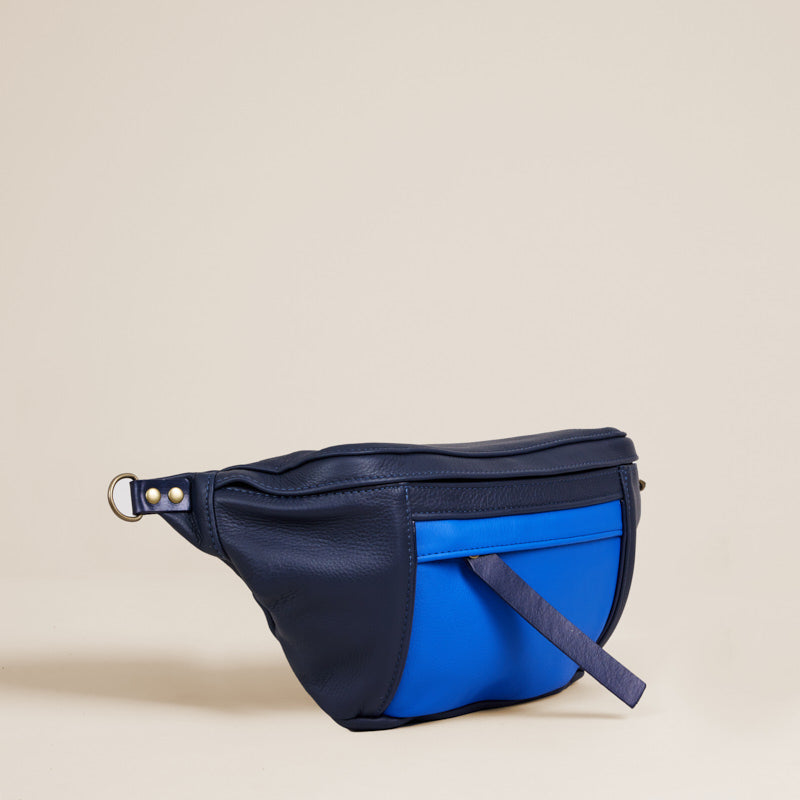 Cross Your Heart Sling - Leather Navy – Parker Thatch