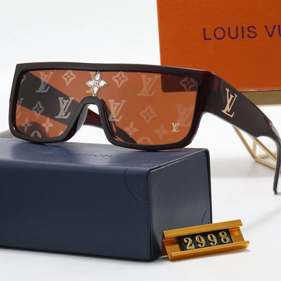 Louis Vuitton LV Women's Square Frame Versatile Polarized Su