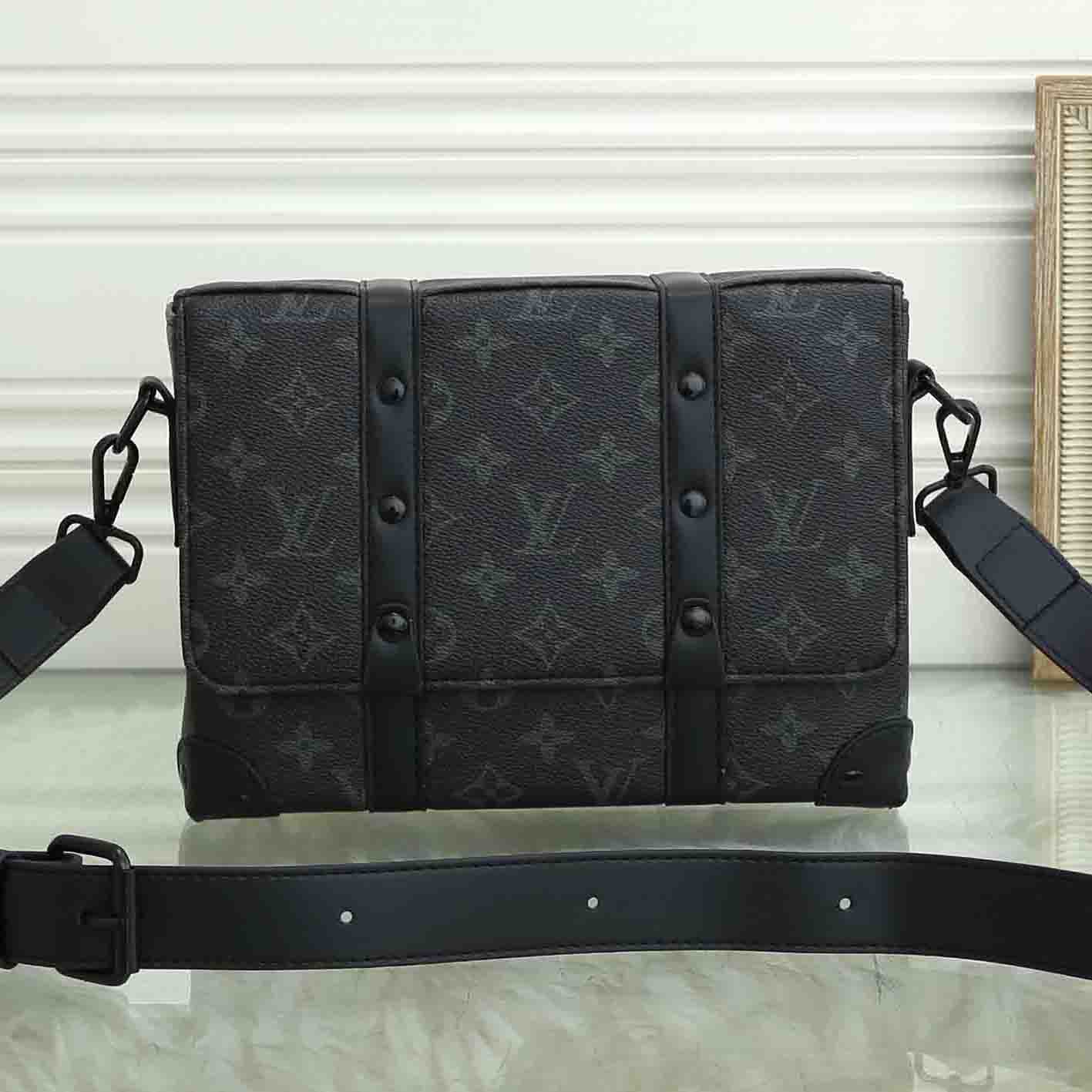 louis Vuitton LV retro letters embossed clamshell envelope bag shoulder bag