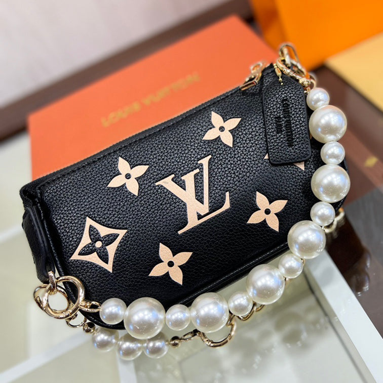 Louis Vuitton LV Women's Clutch Zip Wallet Key Holder Bag