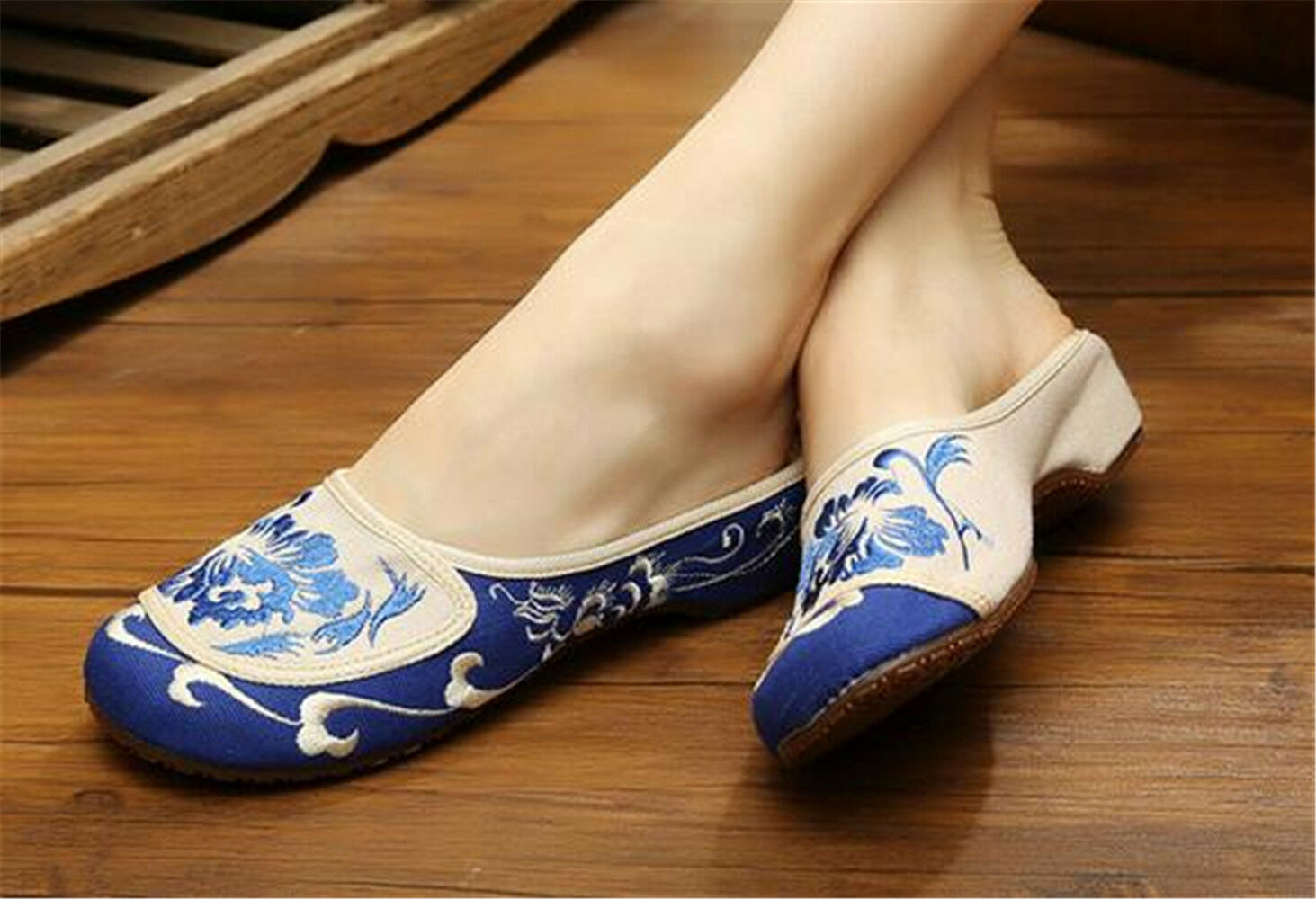 Chinese Embroidered Shoes Women Cotton sandals drag baby blue