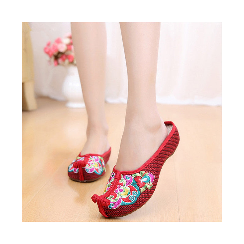 Old Beijing Vintage Chinese Red Womens Summer Sandals in National Style & Beautiful Embroidery P