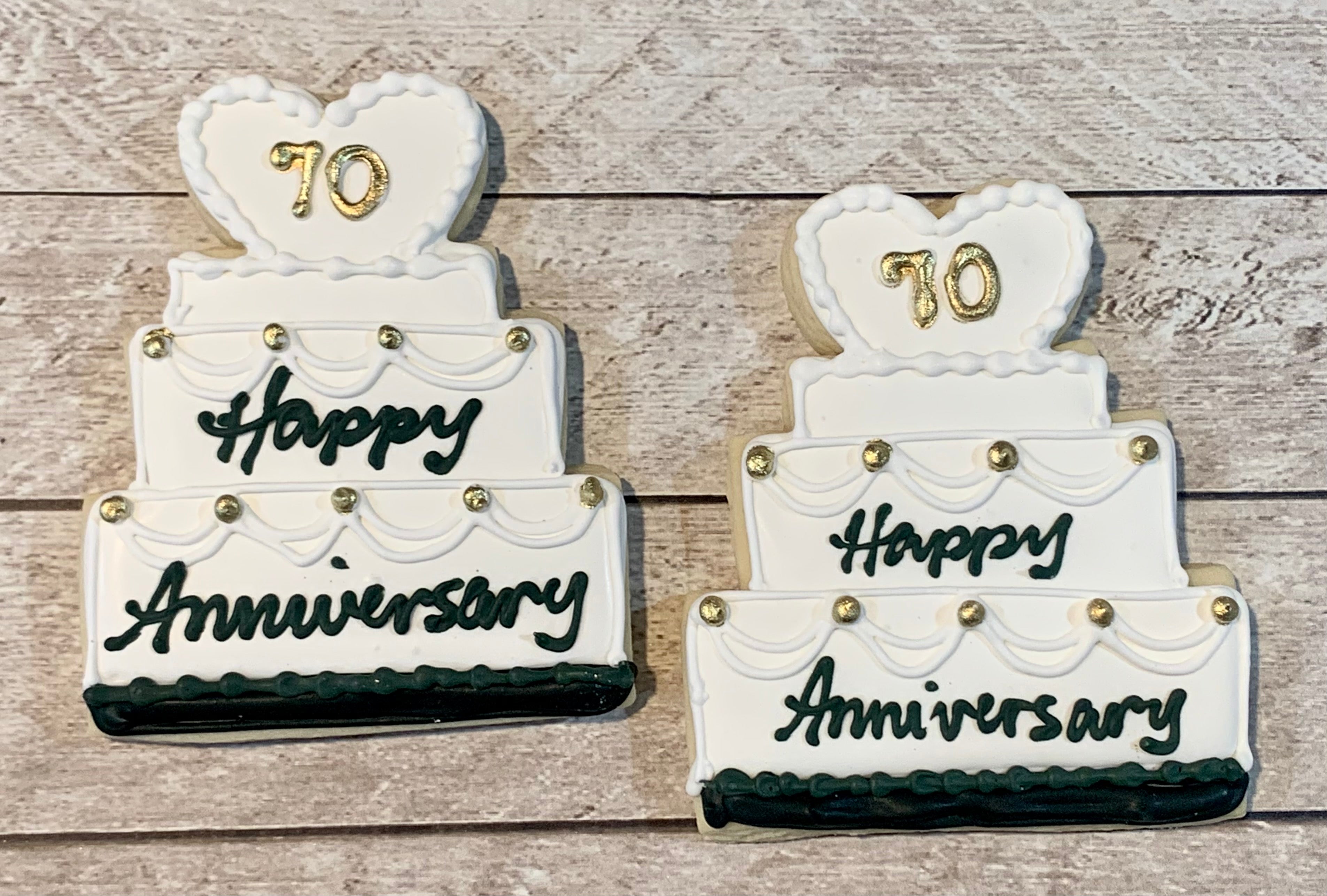 Golden Moment Anniversary Cake – Freed's Bakery