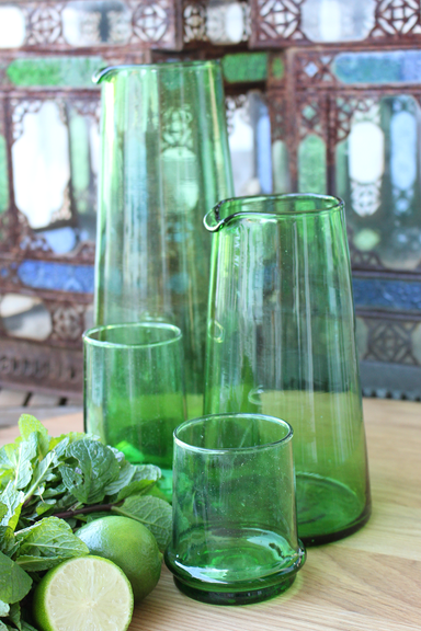 https://cdn.shopify.com/s/files/1/0992/5600/products/Moroccan-Kessy-Beldi-Green-Glass-Carafe_d38e676e-dcc2-4996-9d74-75e9be193274_384x577.png?v=1617666846