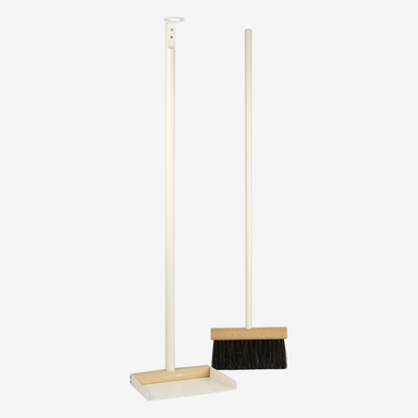 Andrée Jardin Mr. and Mrs. Clynk Complet Standing Broom & Dustpan Set in Cream Brooms Andrée Jardin Brand_Andrée Jardin Home_Broom Sets Home_Household Cleaning Home_Provençal Style pelle-balayette-long-manche-clynk-3150-blanc_612e8aa3-1ed6-44a0-8140-4943d12033b2_2000x2000AndreeJardinMr.andMrs.ClynkCompletStandingBroom_DustpanSetinCream